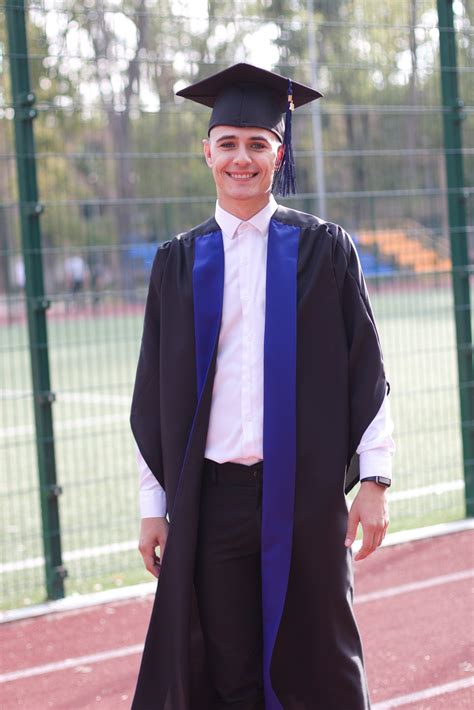 Academic dress .